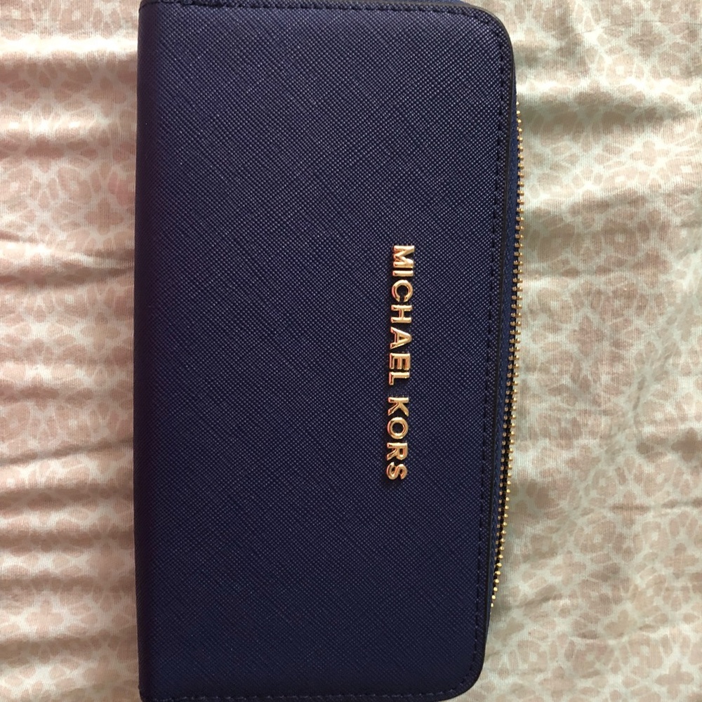 Micheal Kors wallet